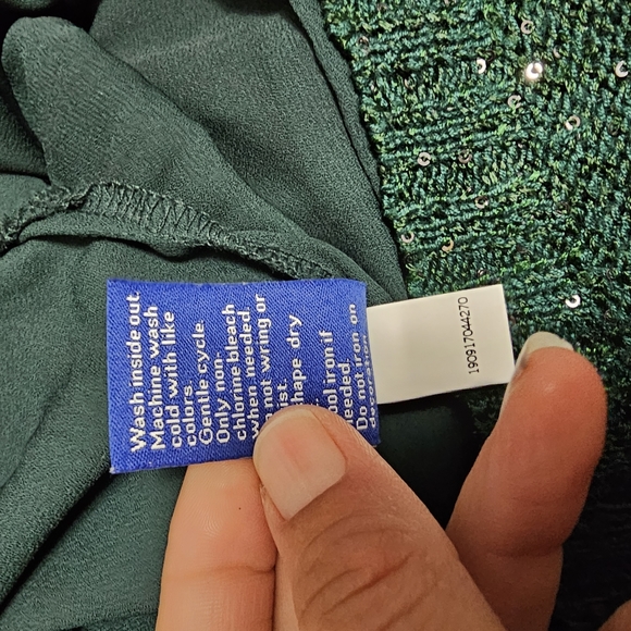 Apt. 9 Knight Green Step Hem Sequin Tunic Size Large - Picture 9 of 9